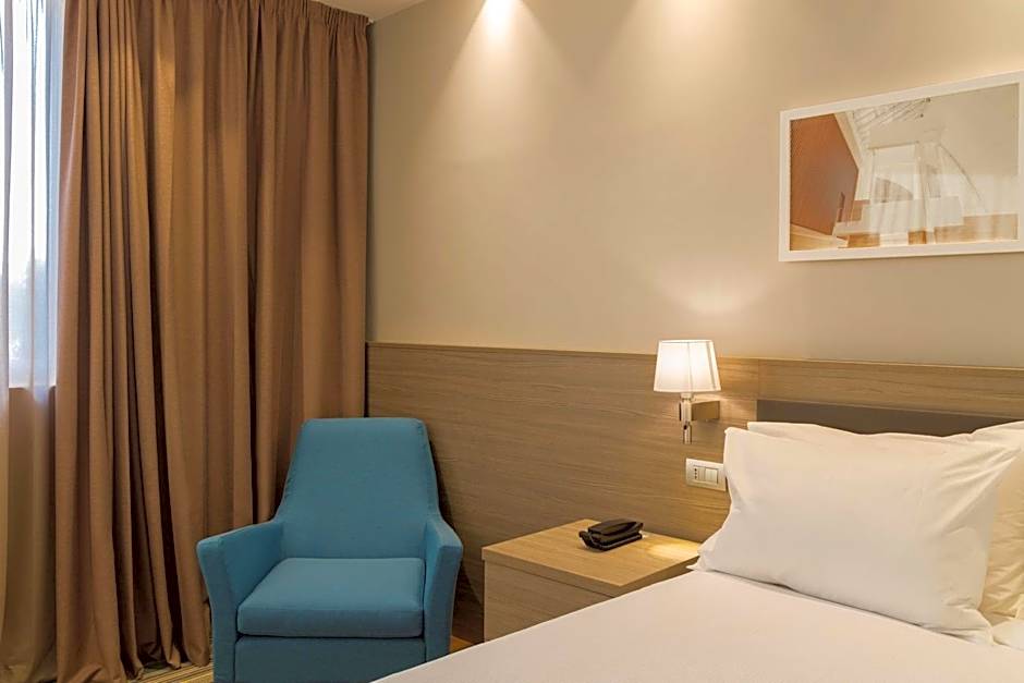 Hampton by Hilton Rome East