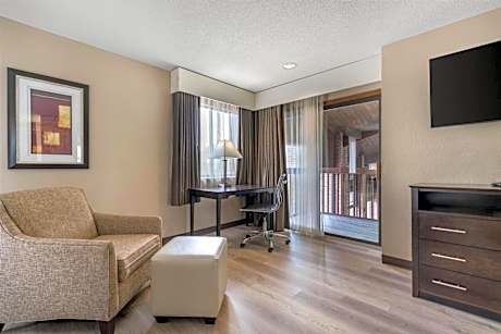 King Suite with Balcony and Spa Bath - Non-Smoking