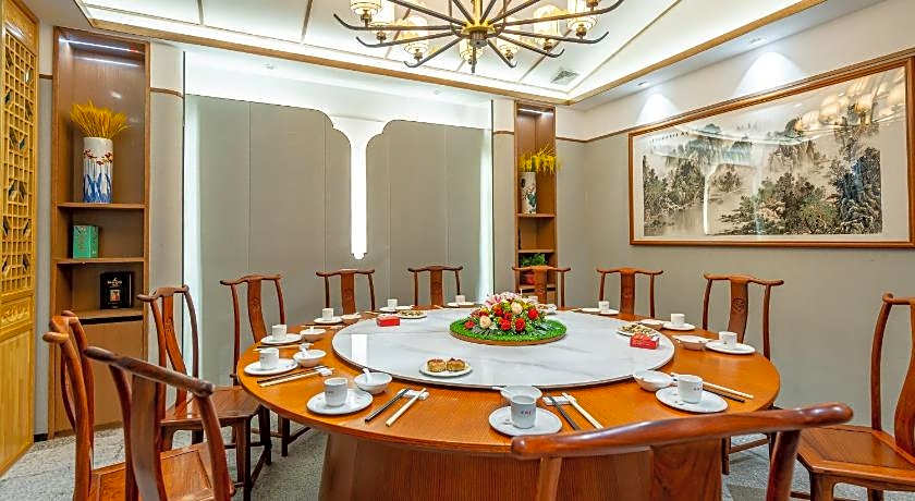 WAIFIDEN Hotel - Former Tokai Hotel (Free shuttle bus during Canton Fair)