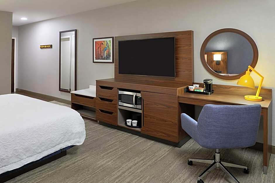 Hampton Inn & Suites Montreal-Dorval