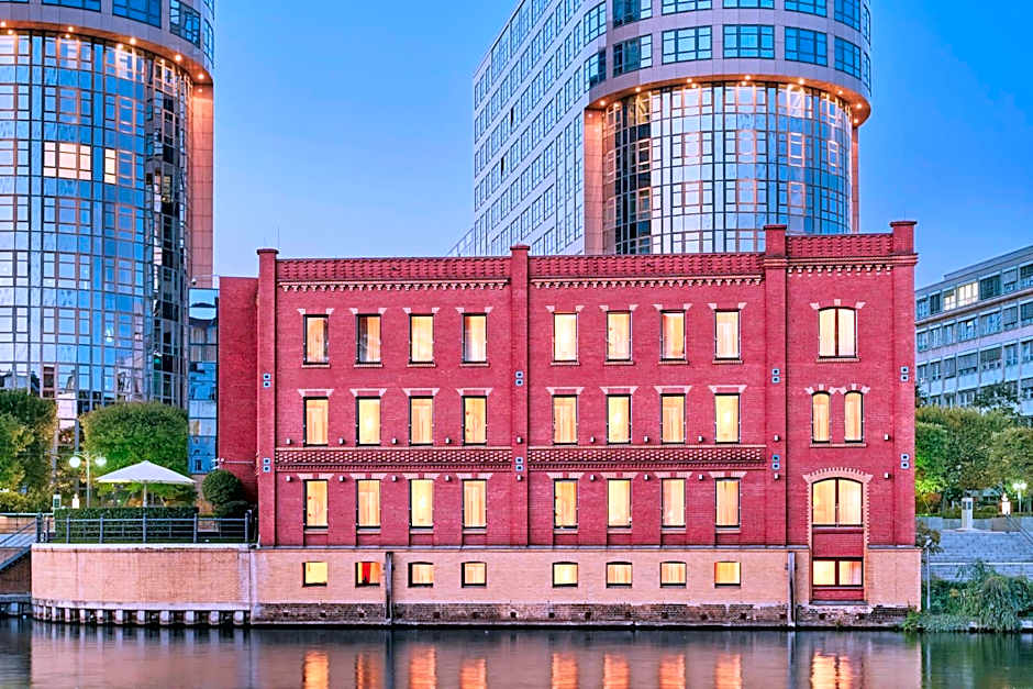 AMERON Berlin ABION Spreebogen Waterside