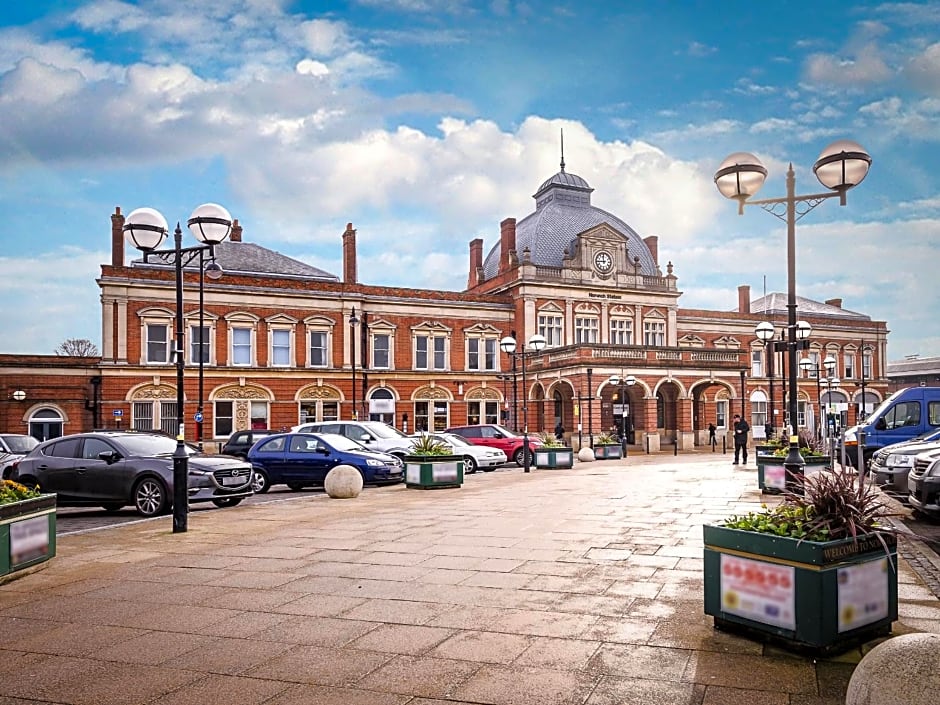 1 Riverside Apartments