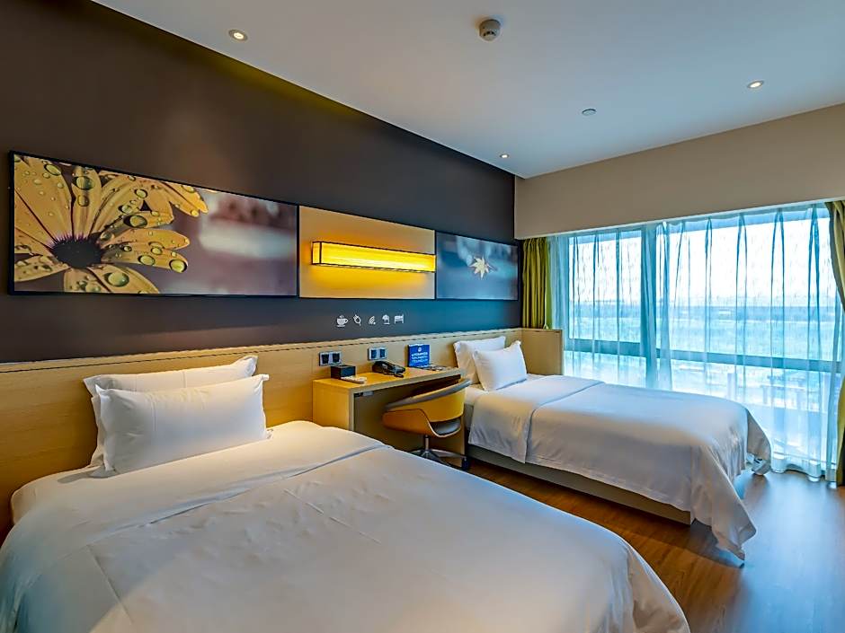 IU Hotel Tianjin Airport Economic Area