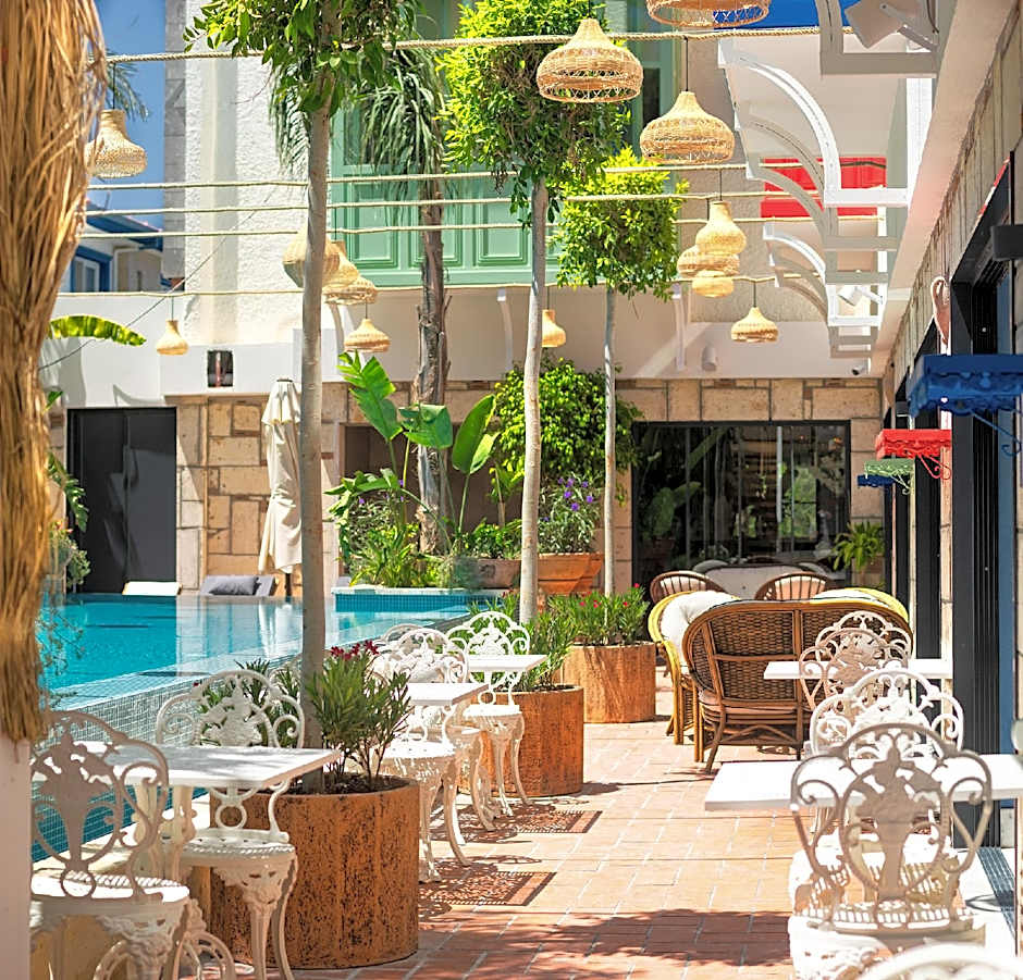 TNR  Otel  & Spa