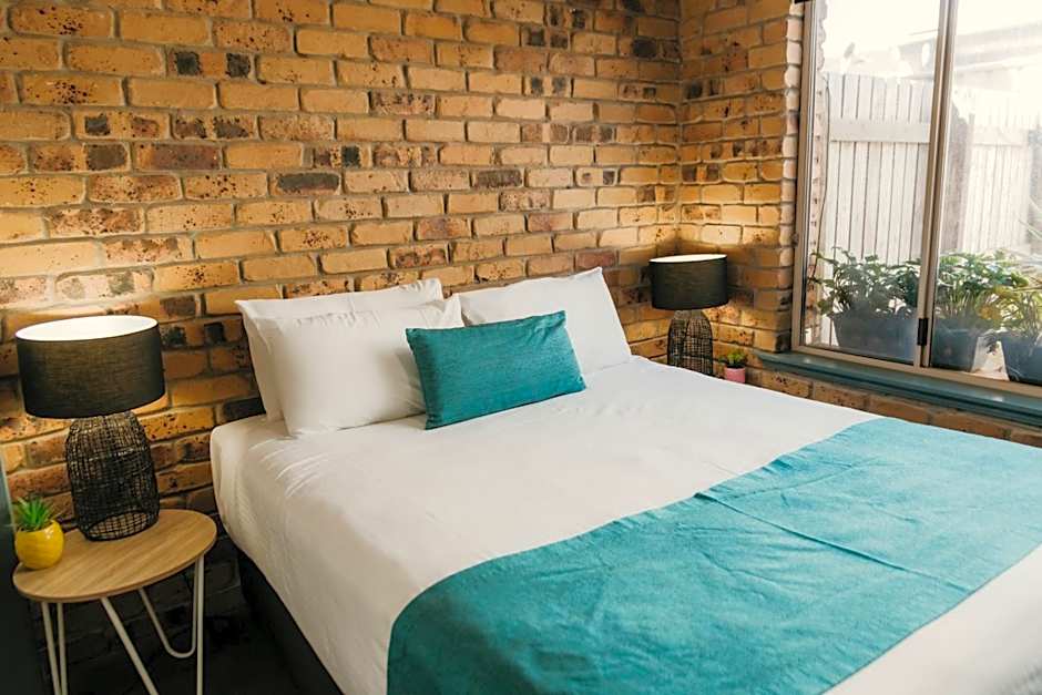 Kennedy Drive Boutique Motel & Nursery- Close To City Centre & Airport