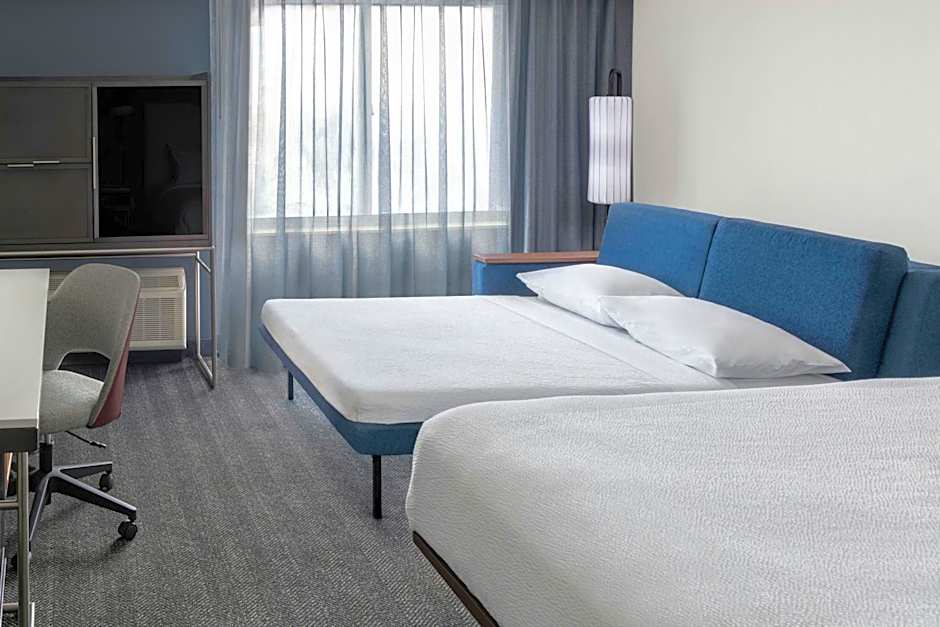 Courtyard by Marriott Cleveland Airport South