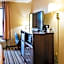 Super 8 by Wyndham Germantown/Milwaukee