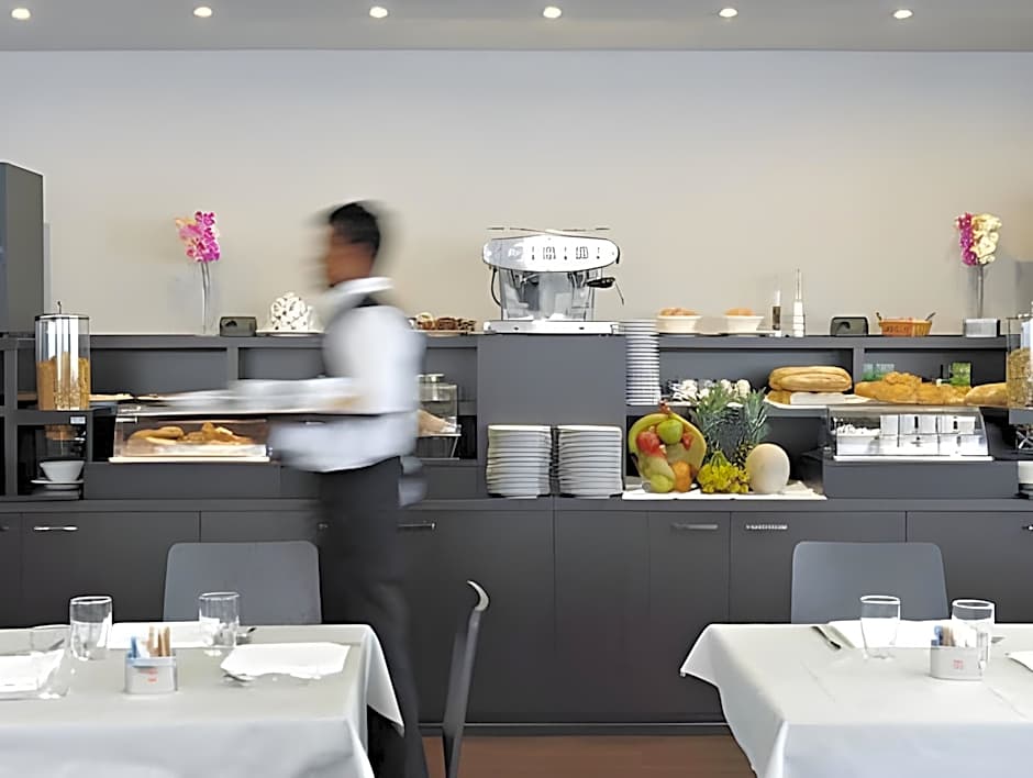 Hotel M14