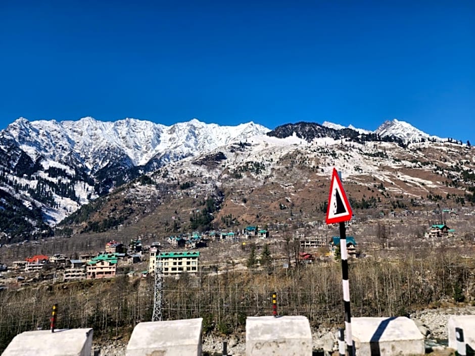 Goroomgo i Bex Manali