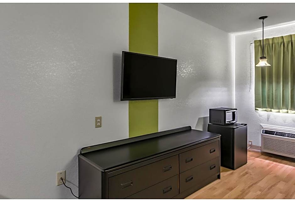 Motel 6-Augusta, KS