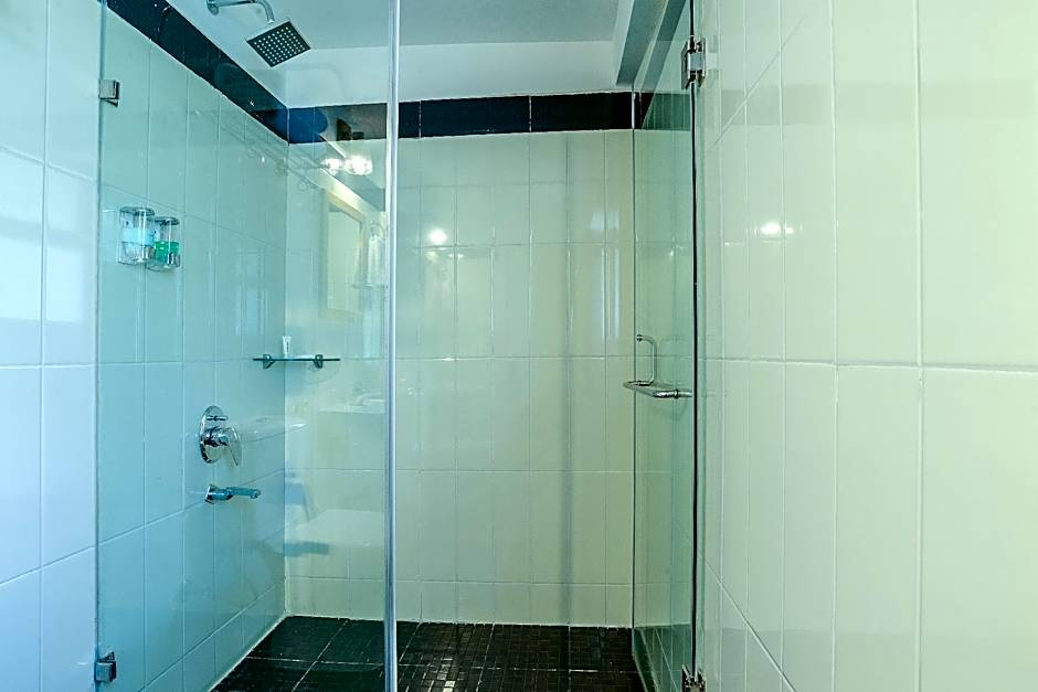 Altius Nest Hotel