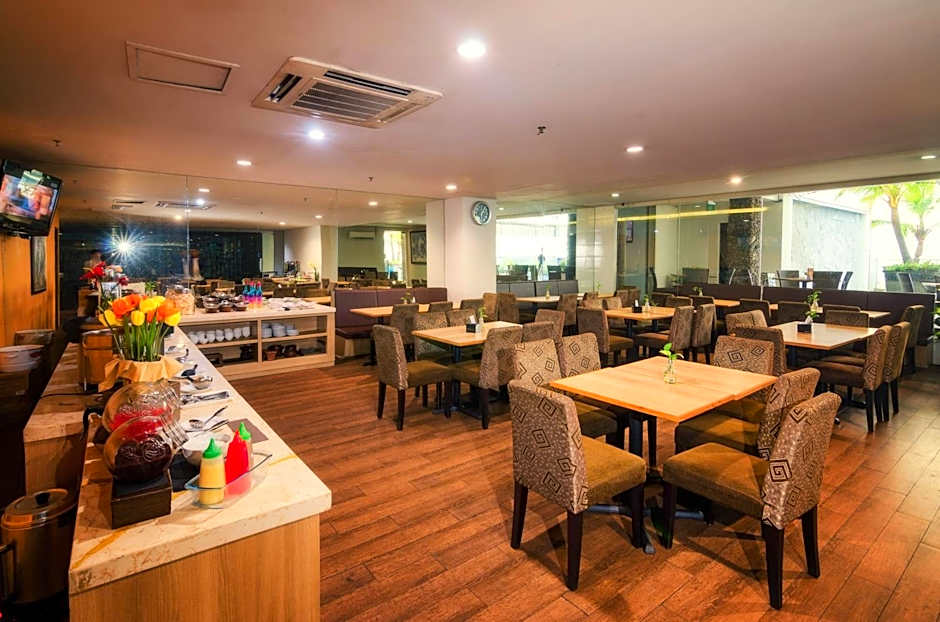 The Square Surabaya Hotel