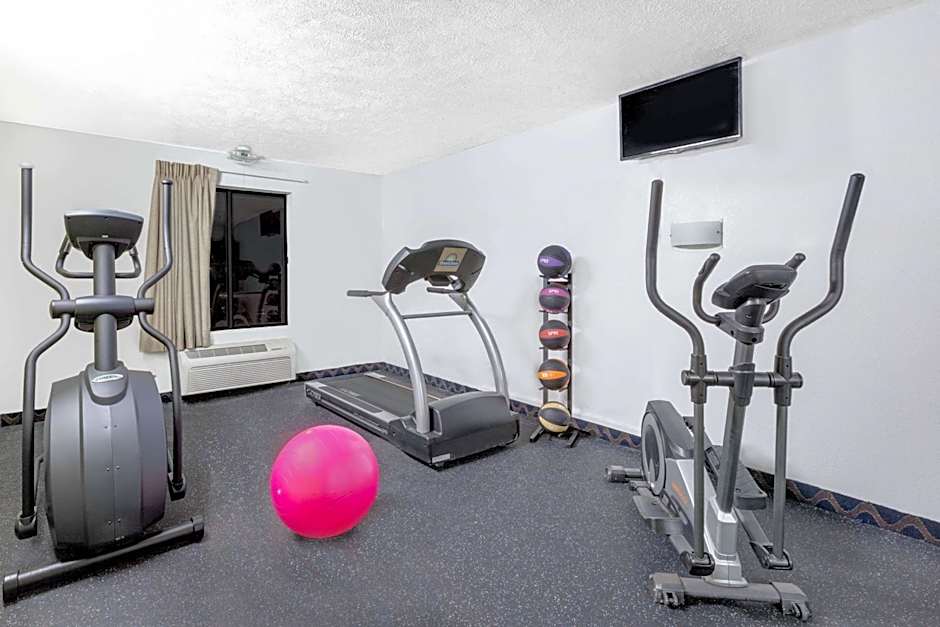 Days Inn by Wyndham Warrensburg