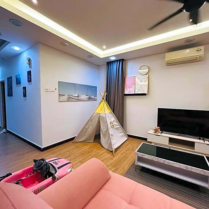 Rini residences 整栋双层排楼适合全家大小居住周边商店商场林立