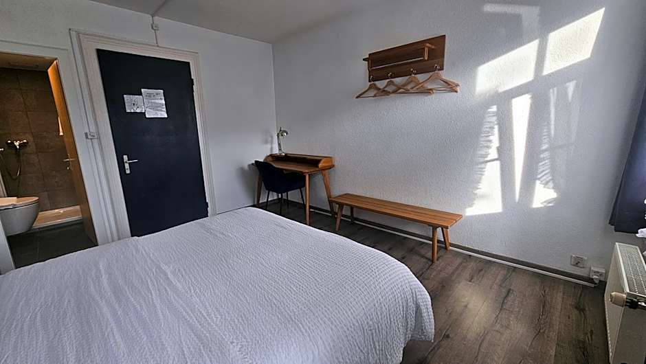 The Aarburg Hotel & Café