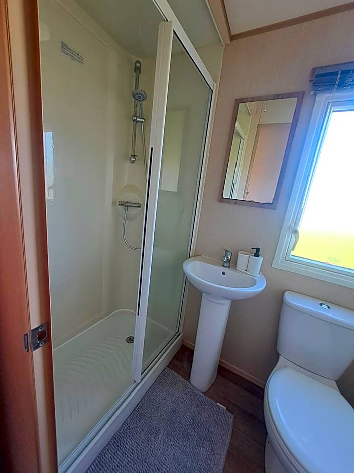 N & V Caravan Sand le mere