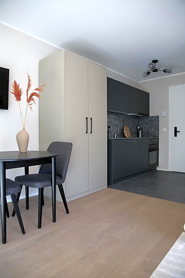 Lamira - Serviced Apartments