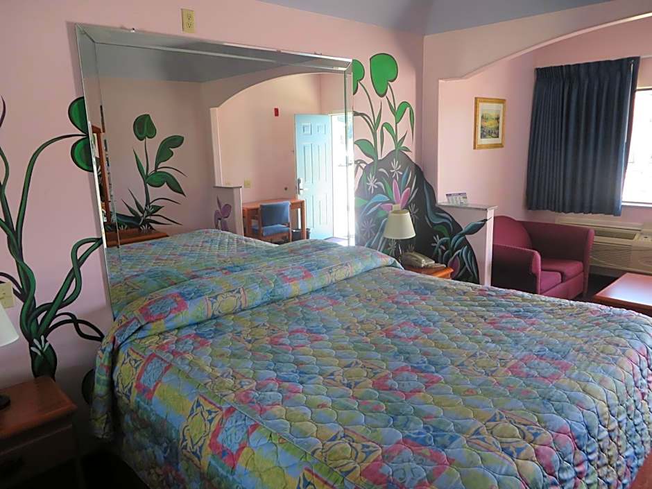 Travelers Inn and Suites Liberty