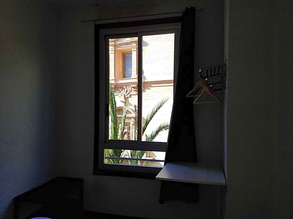 Russafa Youth Hostel