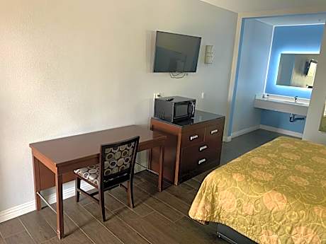 King Room - Non-Smoking
