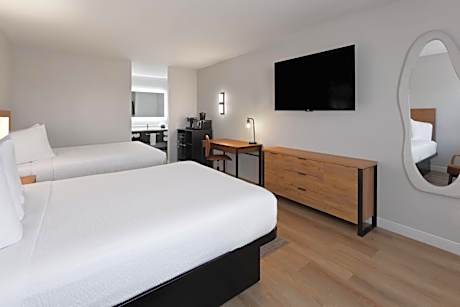 Queen Room with Two Queen Beds - Non-Smoking