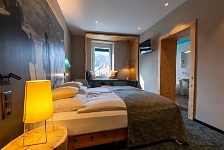 Comfort Room Arve With Queen Bed
