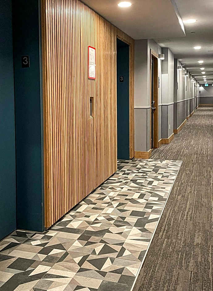 Alpenglow Lodge Sunny Studio with Sitting Area by MVA