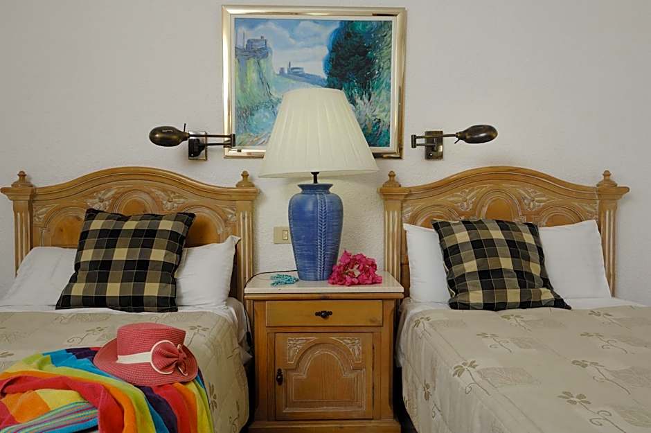 The Suites at Beverly Hills