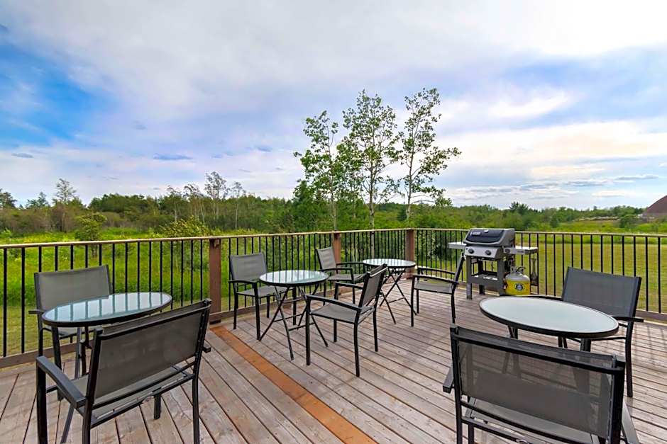 Villa Inn &amp; Suites, SureStay Collection by Best Western