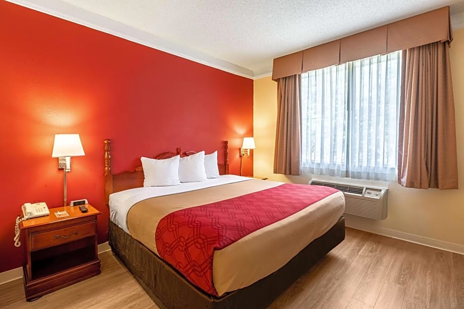 Econo Lodge Inn & Suites Douglasville