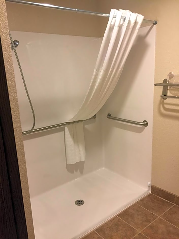 Cobblestone Inn & Suites - Maryville