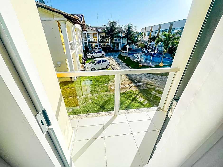 Flat's com 1 suíte no pavimento superior com internet privativa 300MBPS localizado no Residencial Mont Hebron, condomínio a aproximadamente 250m da praia de Taperapuã, com piscinas, sauna e portaria 24hrs