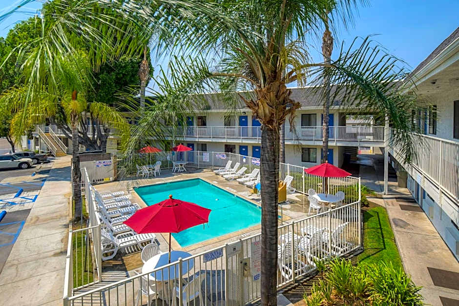 Motel 6-El Cajon, CA - San Diego
