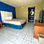 Travelodge by Wyndham Lumberton