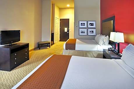 King Suite with Sofa Bed - Hearing Accessible