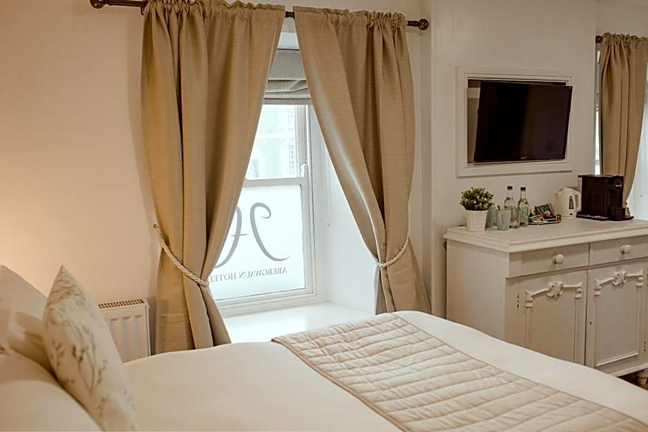 JT Abergwaun hotel