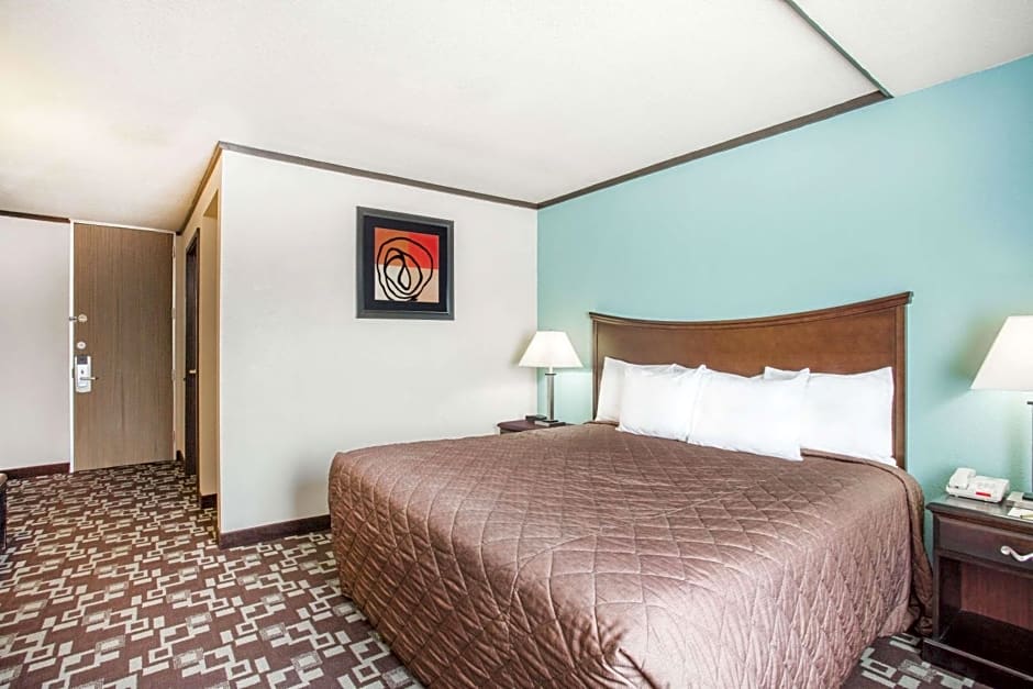 Super 8 by Wyndham Daleville/Roanoke