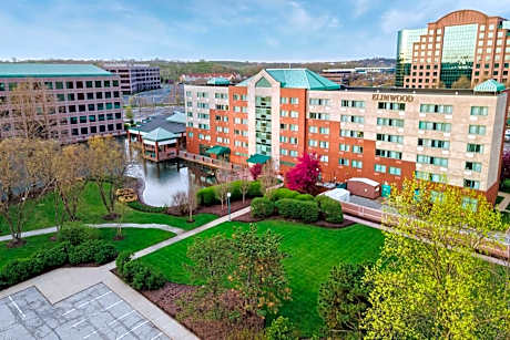 Elimwood Hotel, a Ramada by Wyndham