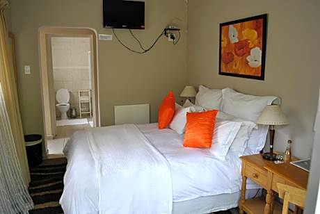 Standard Queen With Window