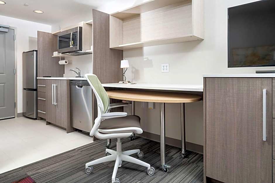 Home2 Suites by Hilton Newark-Airport, NJ