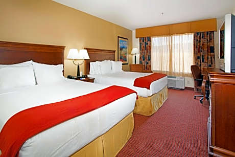 Standard Room with Two Queen Beds