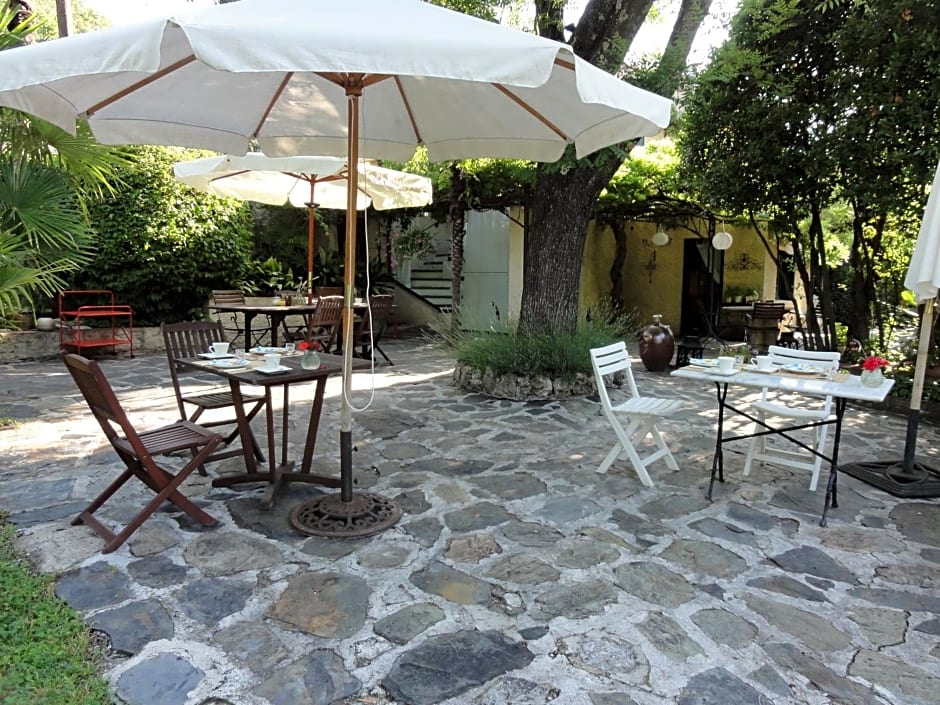 Les Montades Chambres d'Hôtes