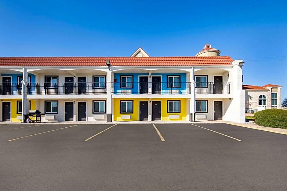 Days Inn by Wyndham Gainesville