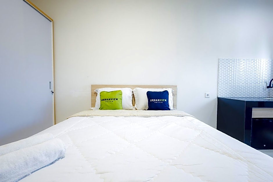 Urbanview Hotel Syariah The Ragunan Residence Cilandak