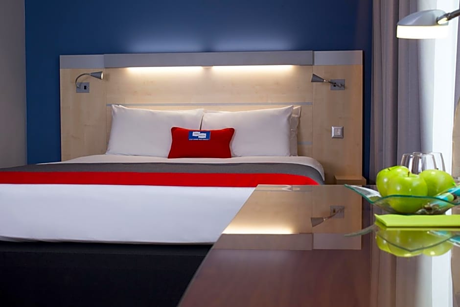 Holiday Inn Express Toulouse Airport By IHG