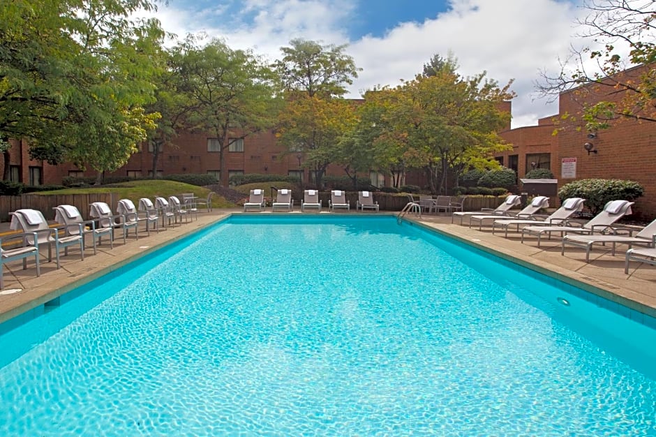 Crowne Plaza Columbus North - Worthington By IHG