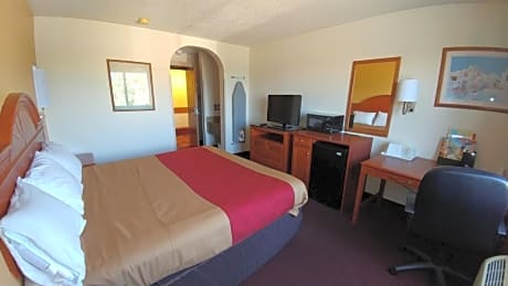 1 King Bed, Smoking
