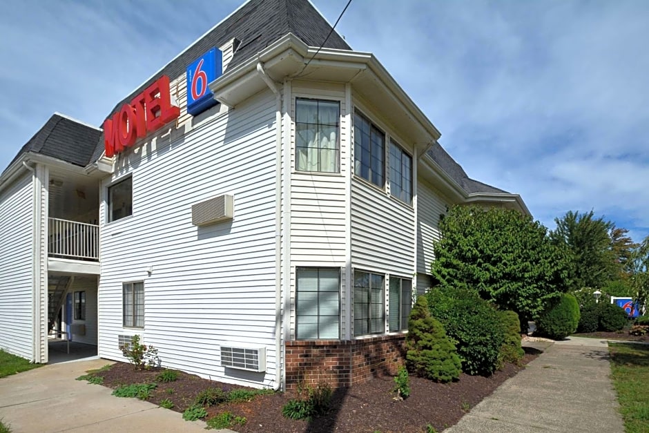 Motel 6-Wethersfield, CT - Hartford