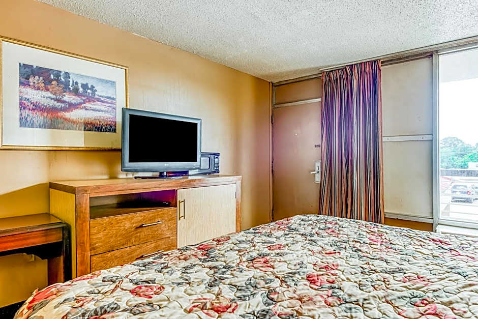 OYO Hotel Jackson North I-55
