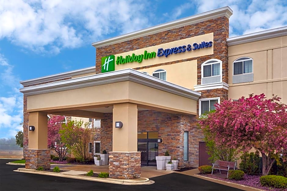 Holiday Inn Express Hotel & Suites Chicago-Libertyville